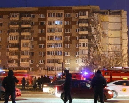 Блок се срути в Русия, има 9 жертви