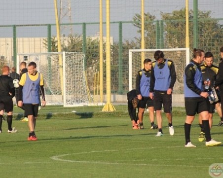 Ботев запълва паузата с контрола срещу юношите