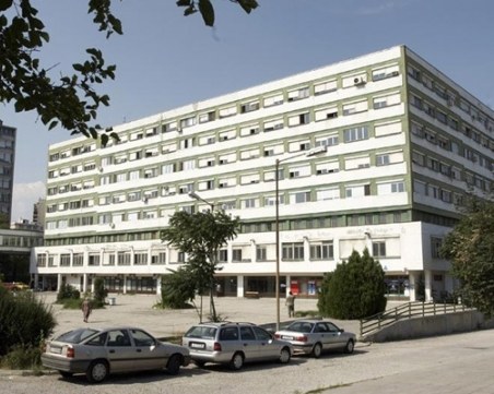 Деветокласник е в кома след час по физическо