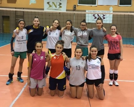 Изненада във волейбола - Виктория Волей с момичета, Марица с момчета