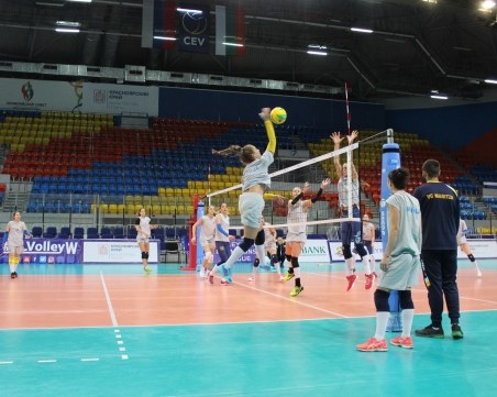 Марица тренира в ледена зала на 6600 километра от Пловдив