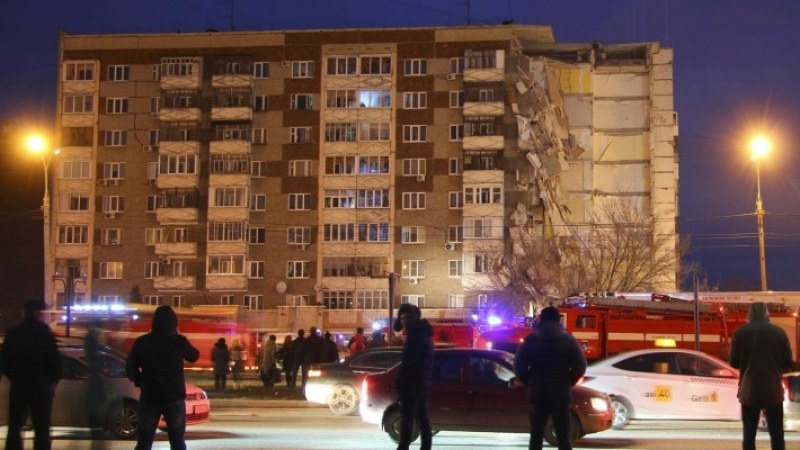 Блок се срути в Русия, има 9 жертви