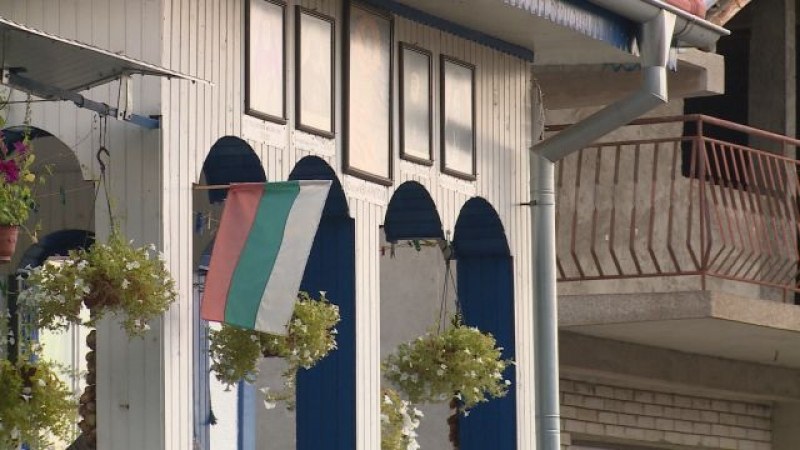 Българските лекари, арестувани в Босилеград, вече са в България