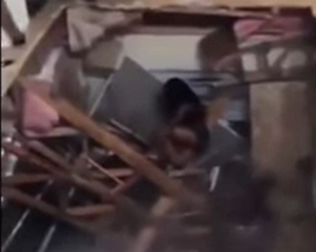 Пощурели студенти пробиха пода на дискотека ВИДЕО