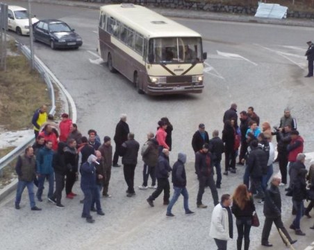 След среща с Бойко Борисов: Няма да закриват пожарната в Пампорово и Боровец