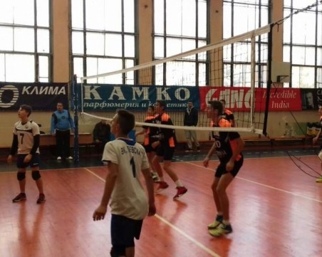 Виктория Волей и Марица продължават напред при кадетите