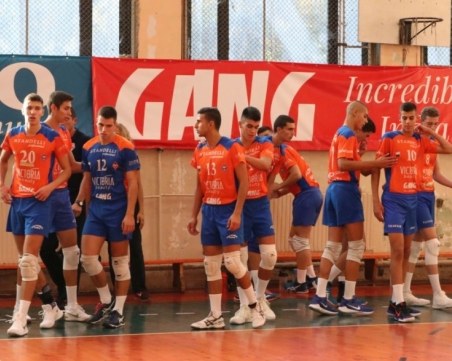 Виктория Волей изтегли с един ден дербито