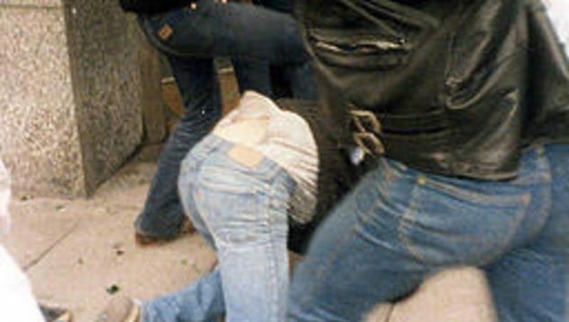 Трима пребиха мъж от Панагюрище, в болница е