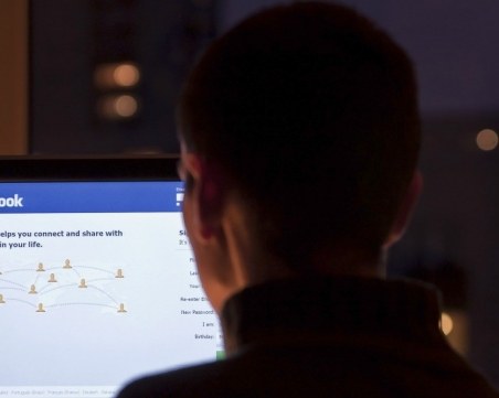 Удар на ГДБОП! Спипаха българин, склонявал деца към порнография във Фейсбук