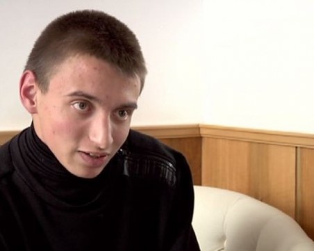 Абитуриент хакна електроните дневници, показа как може да стане отличник за секунди ВИДЕО