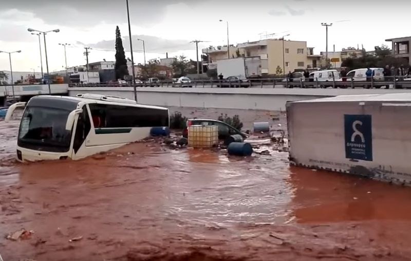 Трагедия в Гърция! Жертвите станаха над 13, издирват изчезнали хора ВИДЕО