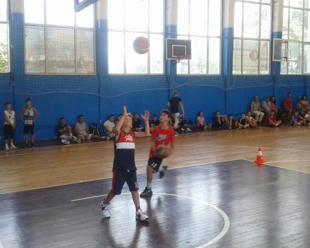 Академик Бултекс 99 прави детски училищен турнир по баскетбол