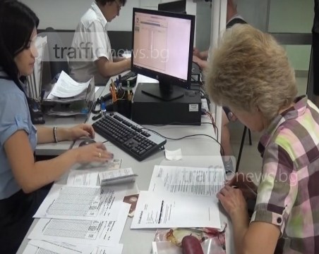Борят безработицата у нас с пари за наеми и детски градини