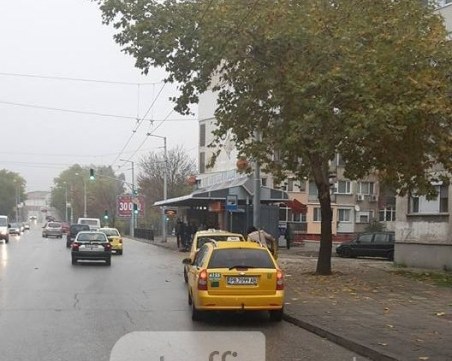 Не остана място за автобуси на спирка в Кючука