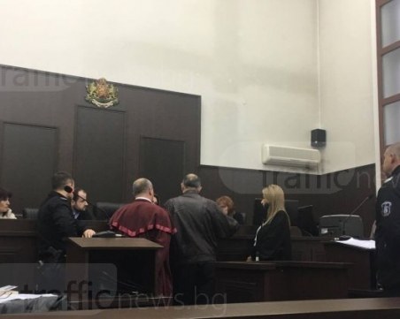 Омерта в Отец Кирилово! Никой не помни как Кольо Фичето е запалил сина си