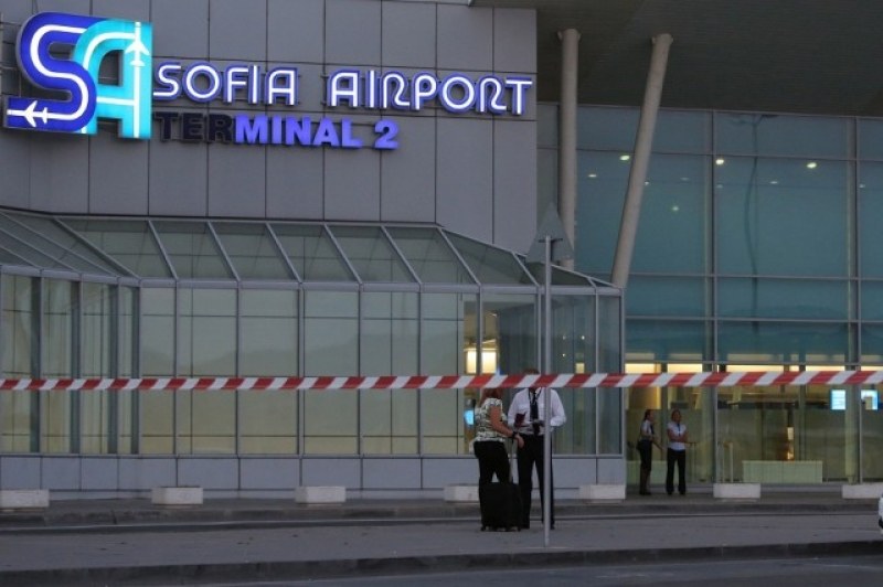 Австрийски пилот пострада на Летище София, в болница е