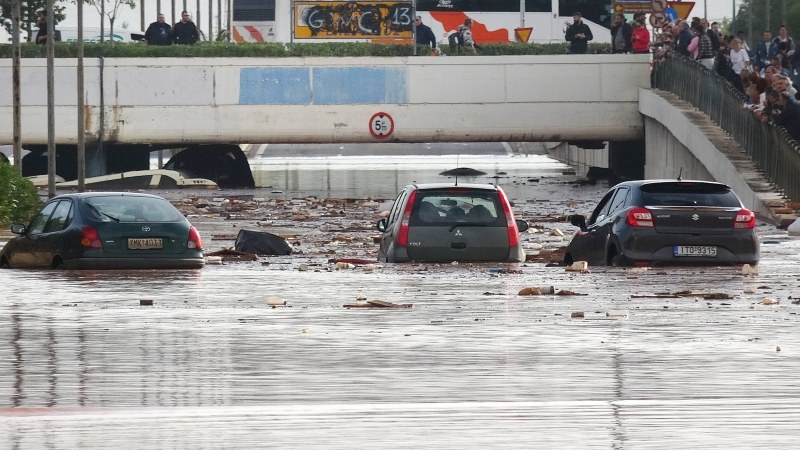 Тридневен траур в Гърция след потопа СНИМКИ и ВИДЕО