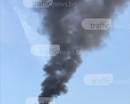 Фирма на Кукленско отрови въздуха, запали пластмаси в двора