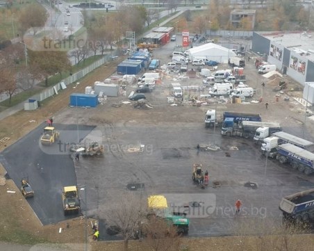 Офанзива в Тракия! Повторно асфалтират паркинга на Кауфланд след инспекция от Германия СНИМКИ