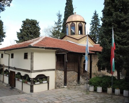 Стотици семейства ще се помолят за рожба в Асеновград