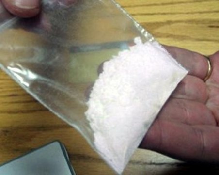 Униформени спипаха 24-годишен дилър от Чепеларе с пакет амфетамини в Пловдив