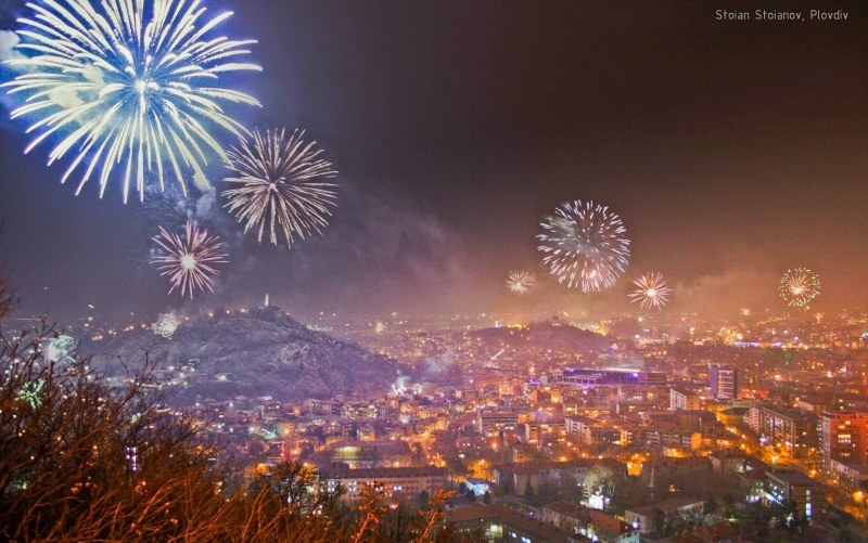 Космически цени за Нова година в Пловдив и курортите СНИМКИ
