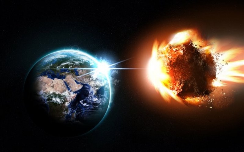 Зрелищни кадри: Метеор изгоря в небето над американски град ВИДЕО