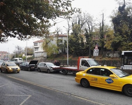 Дрифт и верижна катастрофа в Пловдив СНИМКИ