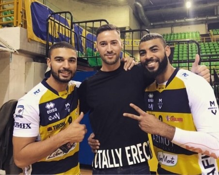 Юноша на Виктория Волей подписа с италиански гранд, пълен с легенди