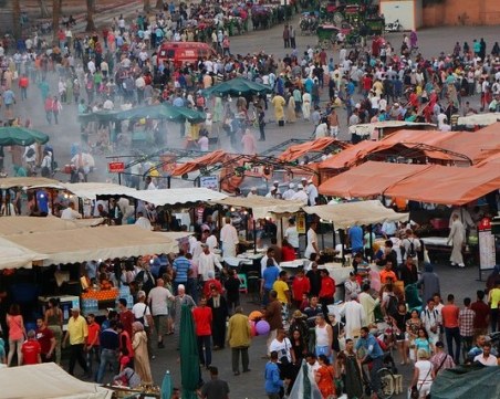Блъсканица за храна отне живота на 14 души, десетки са ранени