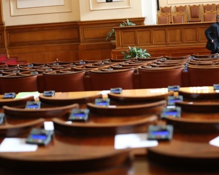 Депутатите платиха 10 000 лева за командировка, а не отидоха