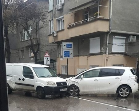 Катастрофа затапи движението в Кючука