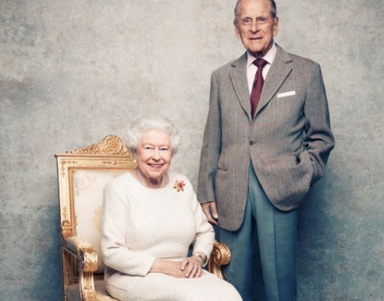 Платинена сватба: кралица Елизабет II и принц Филип отбелязват 70 години брак СНИМКИ