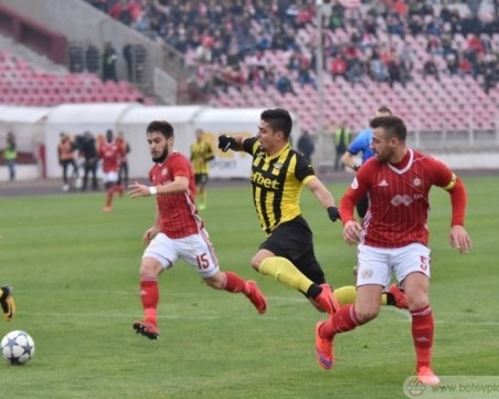 Ботев скочи на шефа на съдиите заради Виана