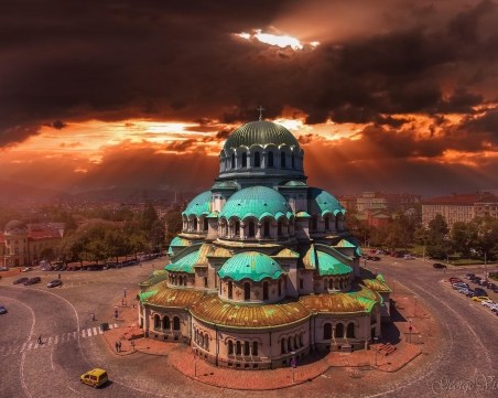 Хиляди българи празнуват имен ден днес! Честит празник на храм-паметника “Св. Александър Невски“