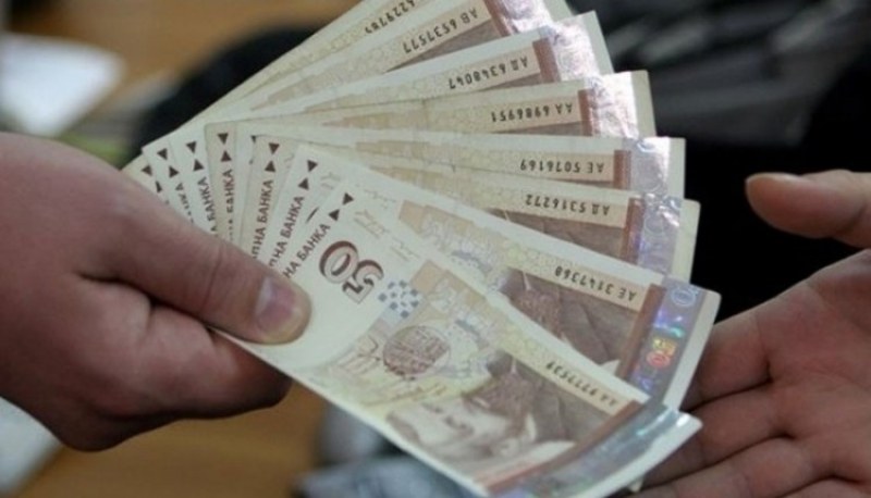Решено: Плащаме в брой до 10 000 лева