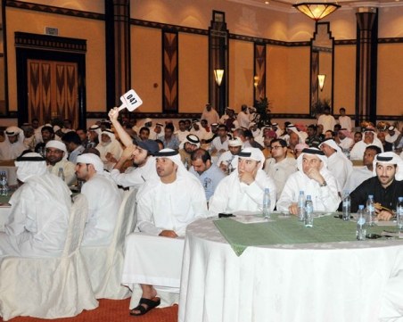 12-годишен си купи номер за Мерцедес за 400 000 долара