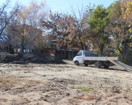 Изграждат огромен парк в пловдивски квартал СНИМКИ