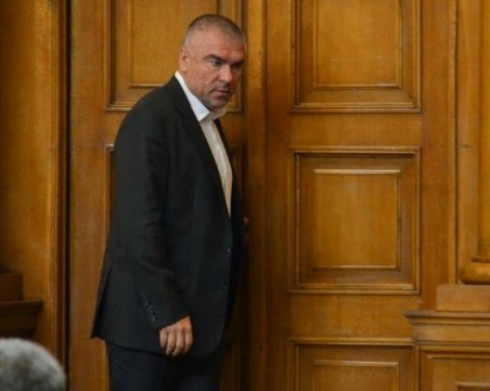 Цирк в парламента: Депутатите от ВОЛЯ напуснаха залата заради Иво Христов