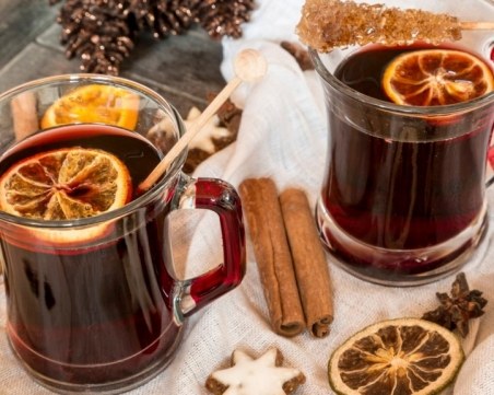 Започва фестивал на греяното вино в Пловдив, известни групи идват под тепетата