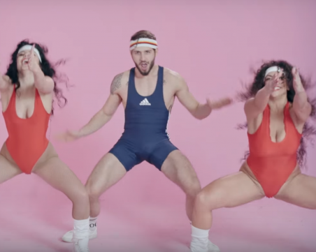 “Защото снощи правих кекс“ - новият хит на поета Константин Трендафилов с над 1 милион гледания ВИДЕО