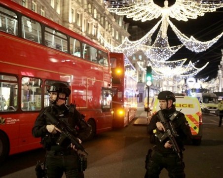 Спор между двама мъже е причинил паниката в лондонското метро