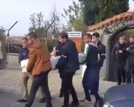 Траурни агенти или злодеи? Вижте как 16-годишният Костадин сам поръча погребението си