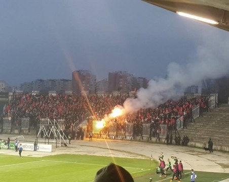 11 арестувани и 7 пострадали след мелето на Локо - ЦСКА ВИДЕО