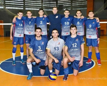 Юношите на ВК Строител завършиха годината с хубава победа