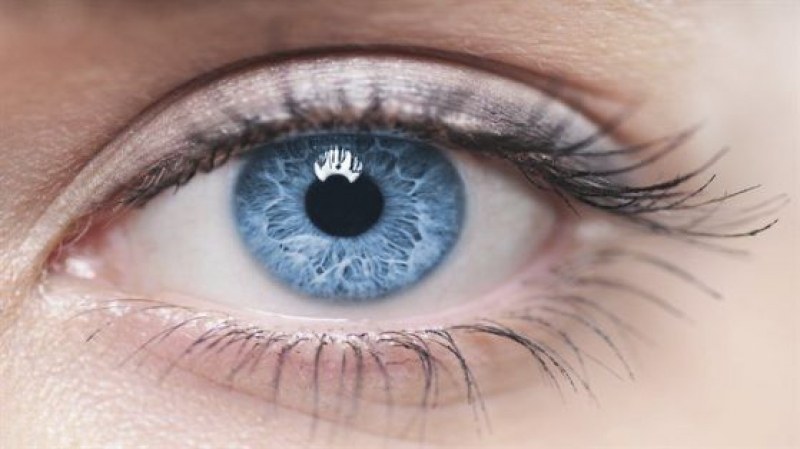 Мечтаете за сини очи? Лазер може да промени цвета им завинаги