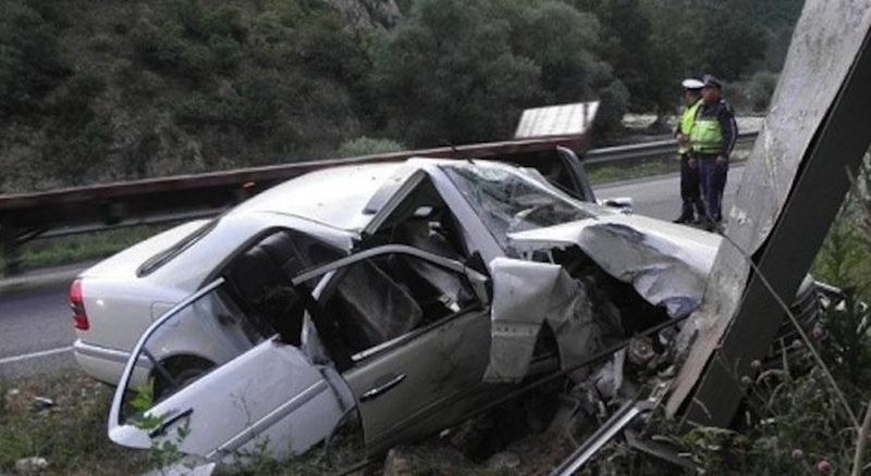 Нова жестока катастрофа – жена загина, а две деца са ранени след челен сблъсък