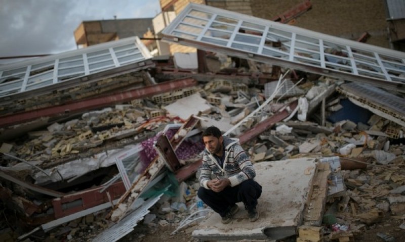 Земетресението в Иран погубило 483 души