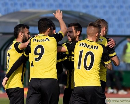 Тасев и Меледже отново в групата на Ботев за мача с Берое днес