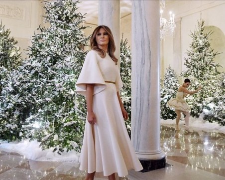 Вижте как украси Мелания Тръмп Белия дом за Коледа СНИМКИ